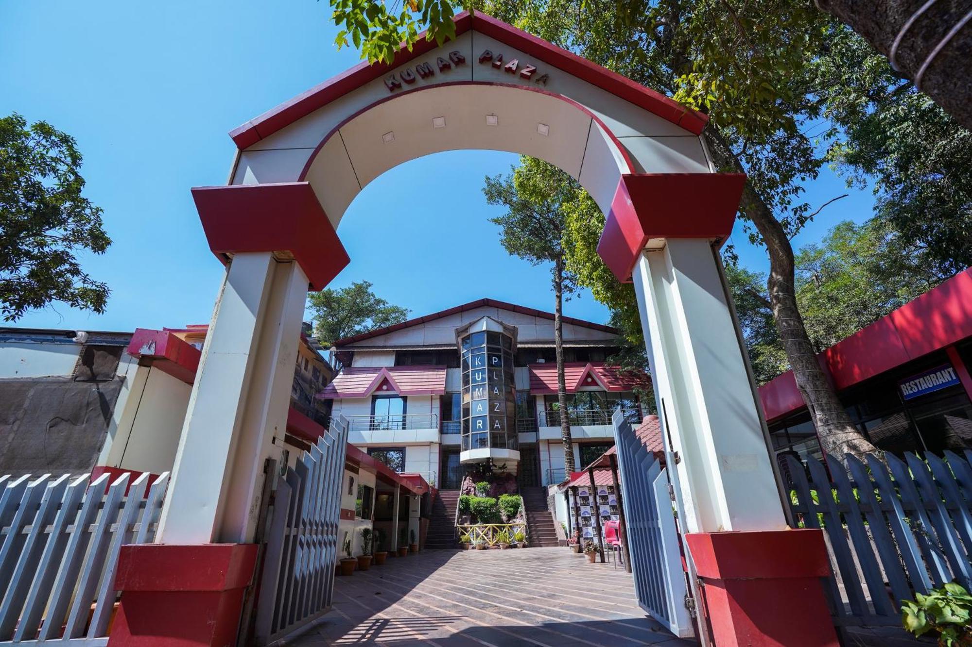 Hotel Kumar Plaza Matheran Exterior photo