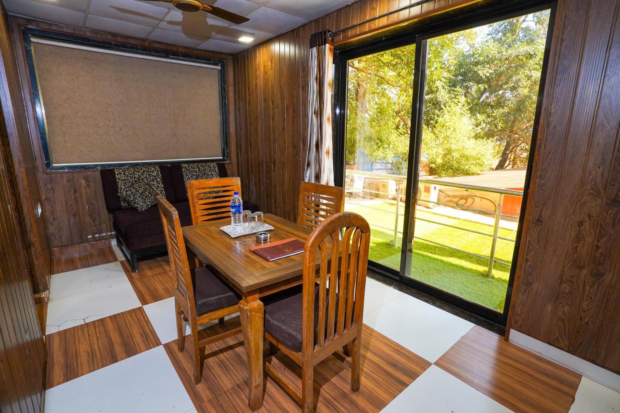 Hotel Kumar Plaza Matheran Exterior photo