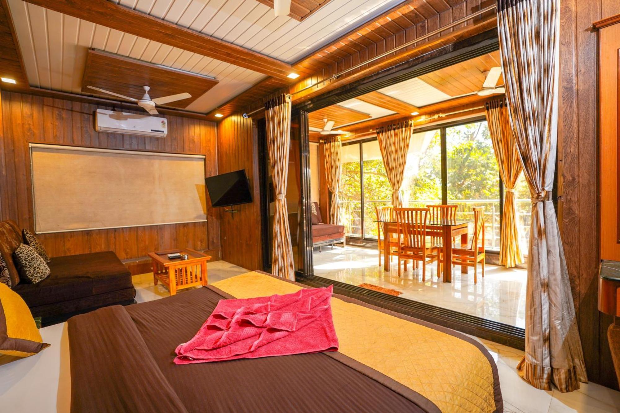 Hotel Kumar Plaza Matheran Exterior photo