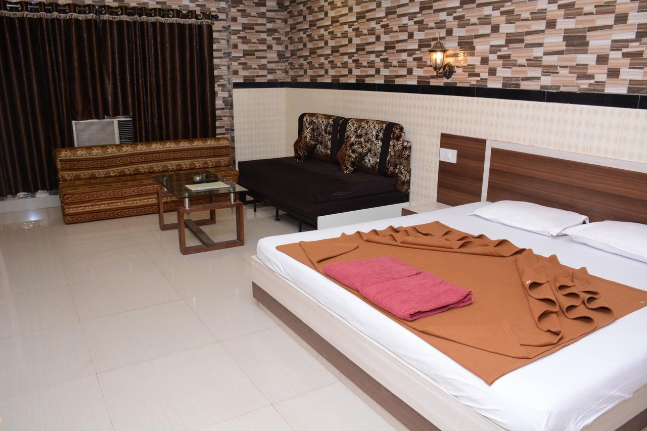 Hotel Kumar Plaza Matheran Exterior photo