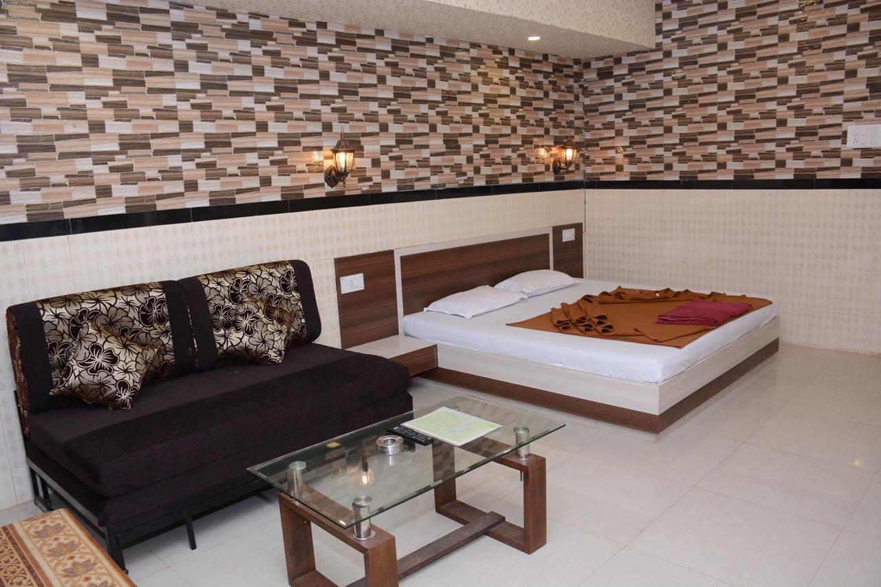 Hotel Kumar Plaza Matheran Exterior photo