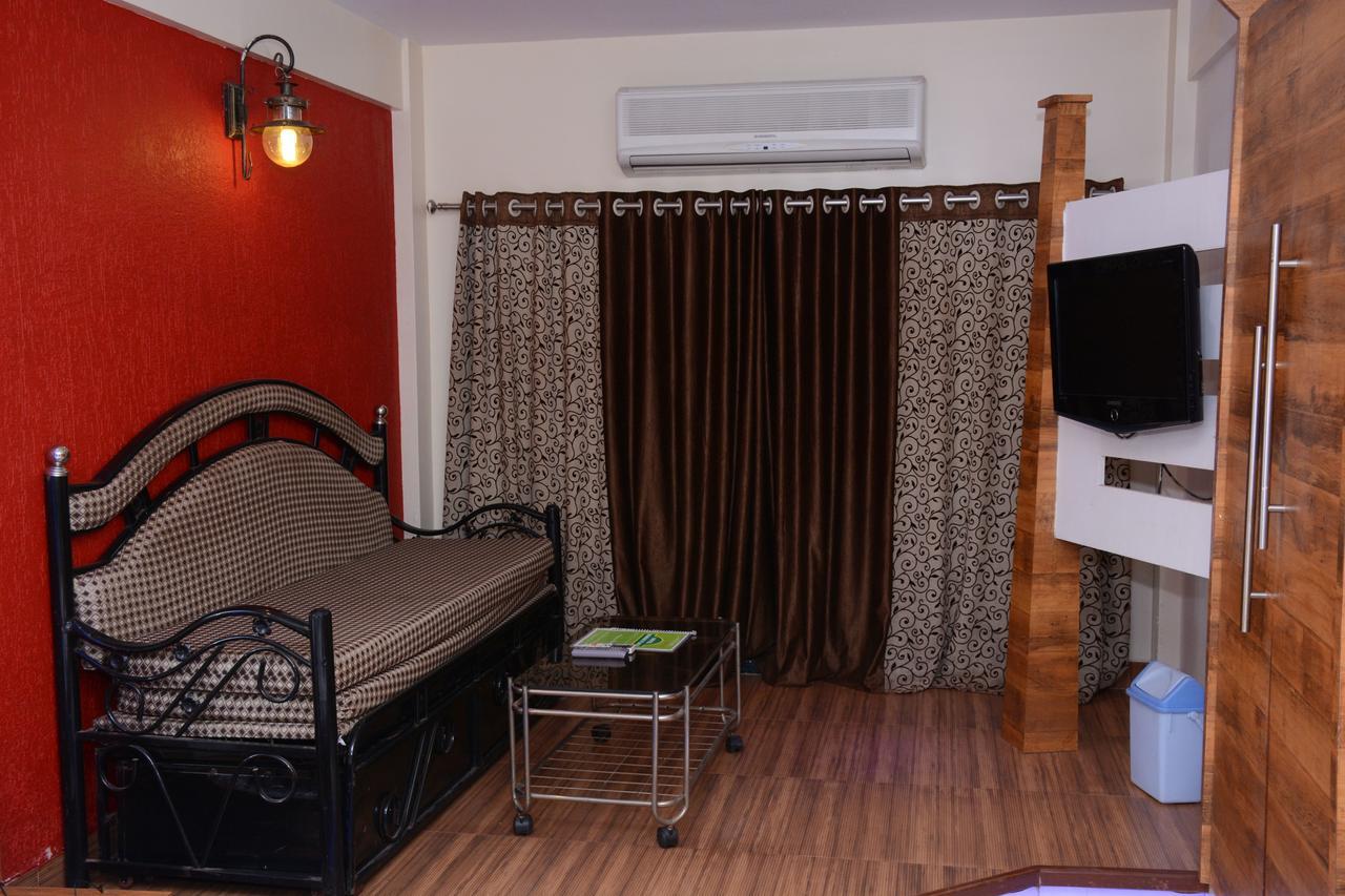 Hotel Kumar Plaza Matheran Exterior photo