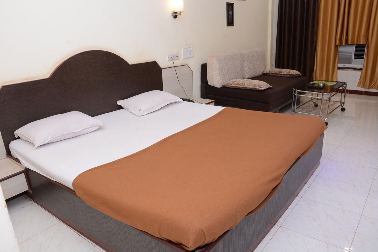 Hotel Kumar Plaza Matheran Exterior photo