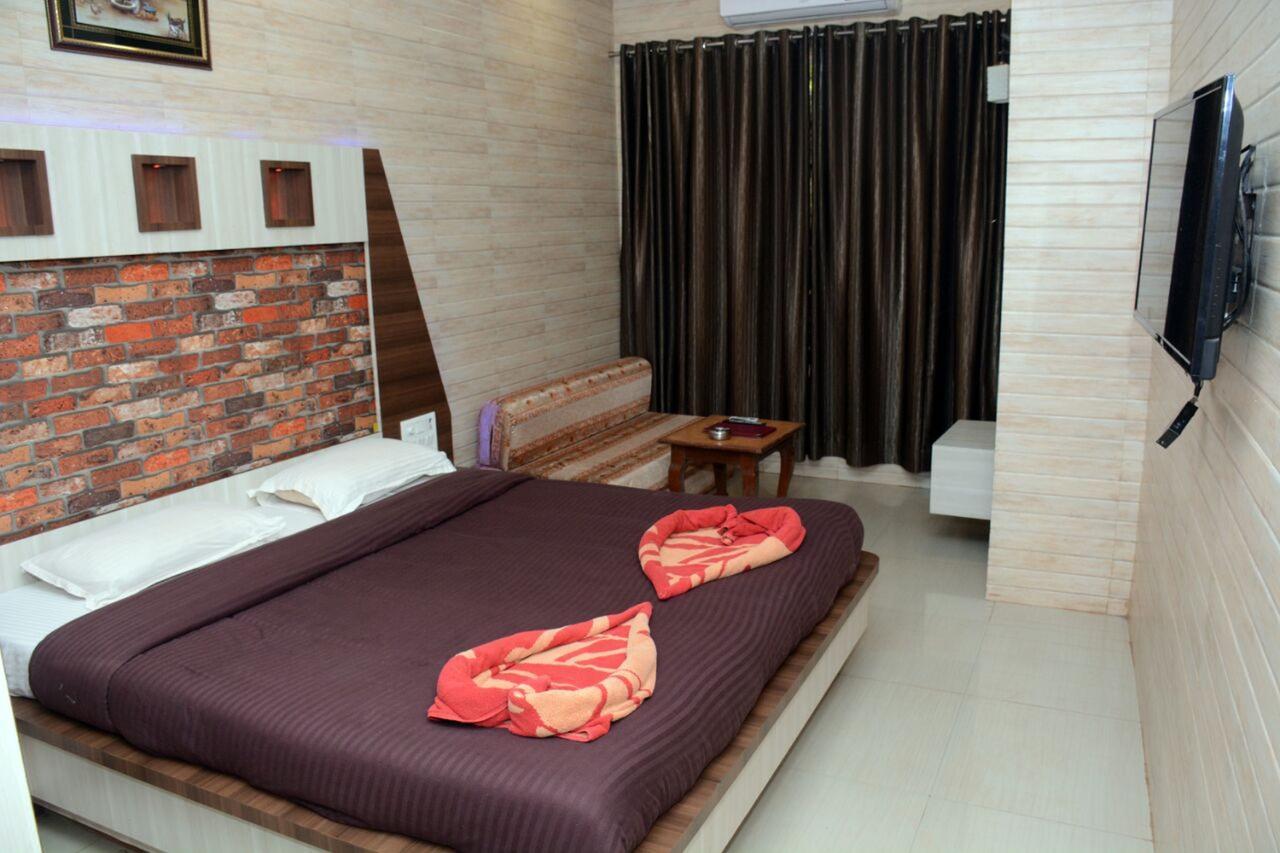 Hotel Kumar Plaza Matheran Exterior photo